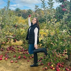 Meet your Posher, Nicole